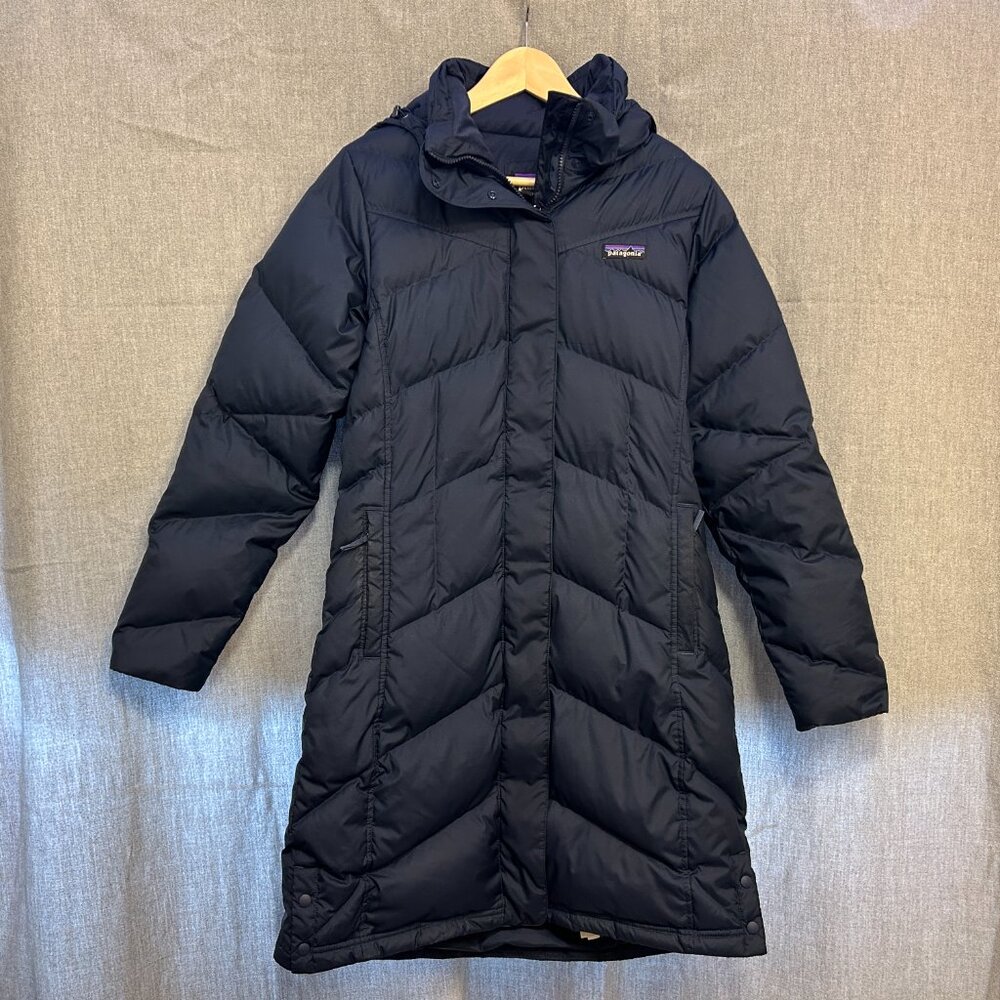 Patagonia Down With It Parka size Medium Navy Blue